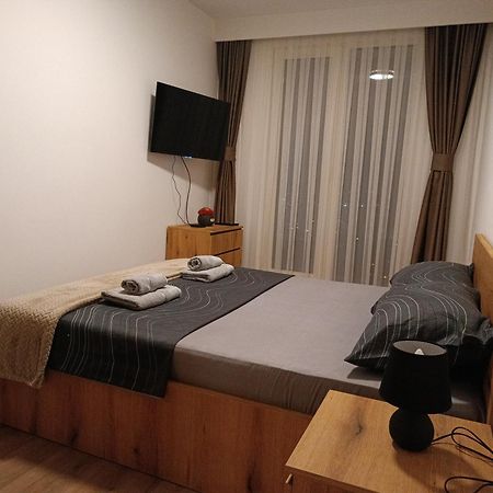 18Th & 16H Floor Secure Luxury Condos With Pool & Fitness Included In Price Skopje Zewnętrze zdjęcie