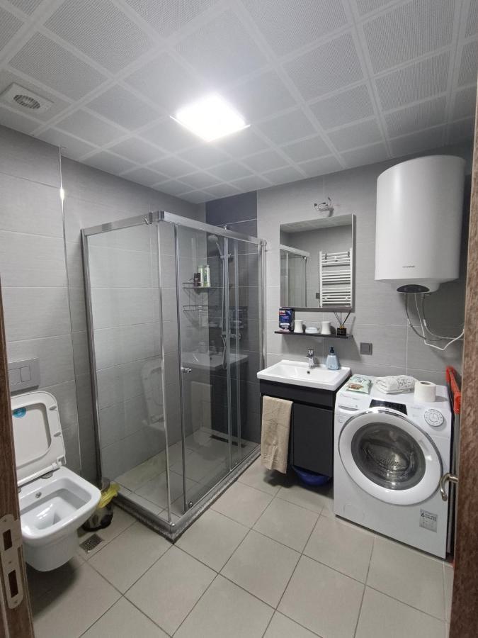 18Th & 16H Floor Secure Luxury Condos With Pool & Fitness Included In Price Skopje Zewnętrze zdjęcie