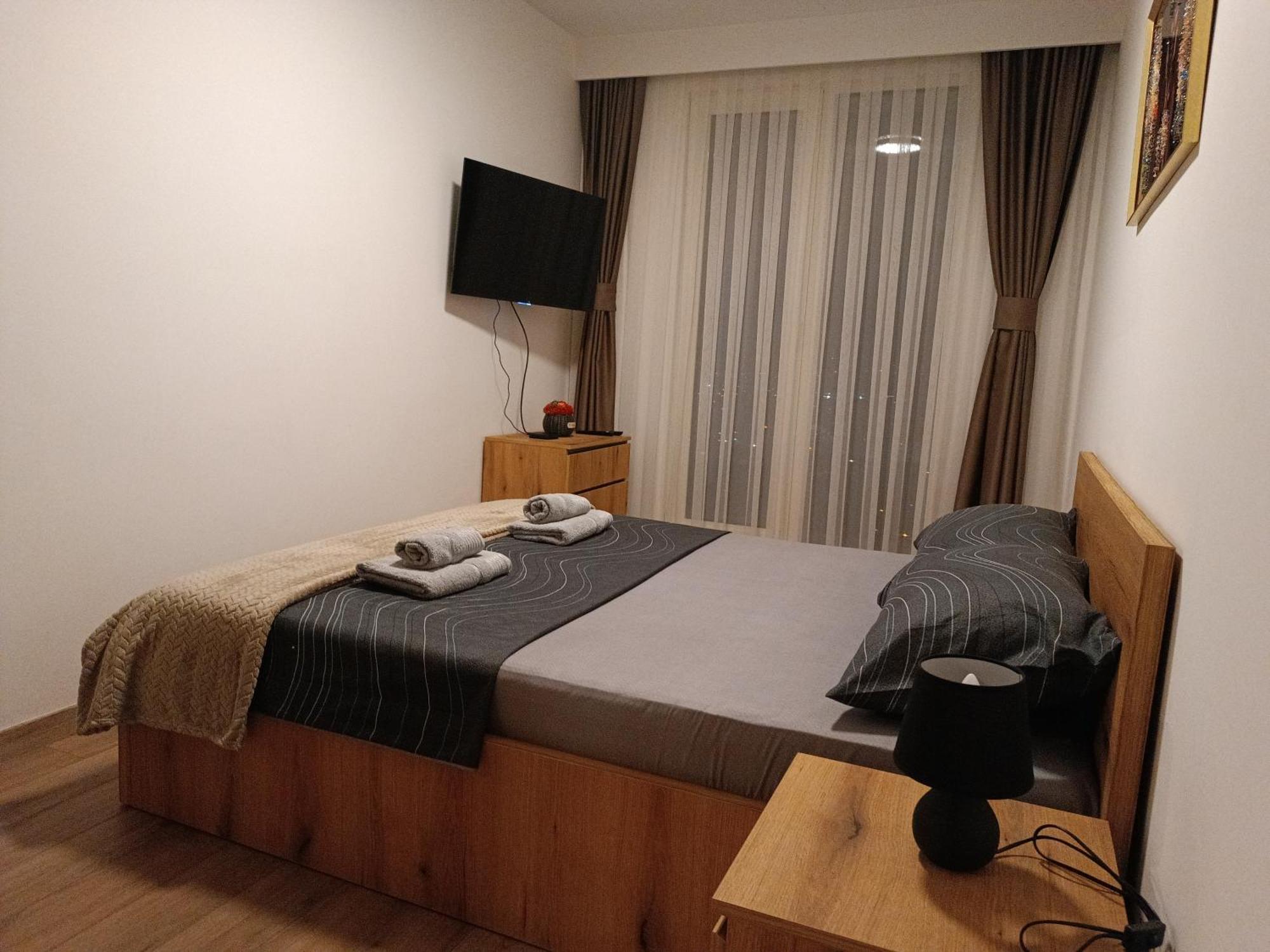 18Th & 16H Floor Secure Luxury Condos With Pool & Fitness Included In Price Skopje Zewnętrze zdjęcie