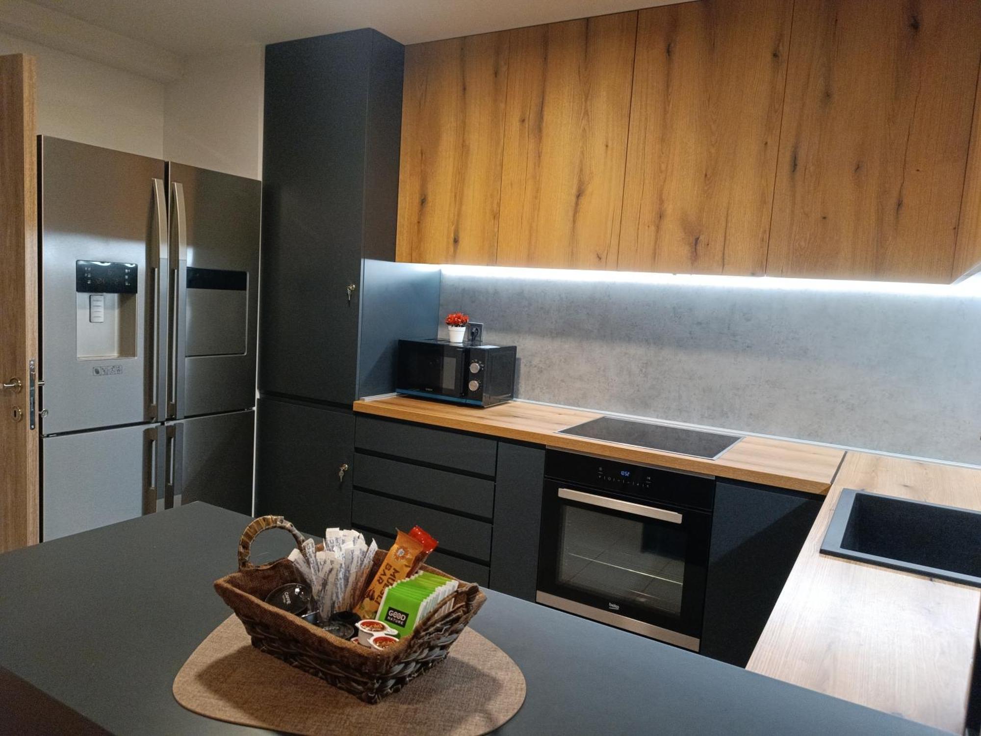 18Th & 16H Floor Secure Luxury Condos With Pool & Fitness Included In Price Skopje Zewnętrze zdjęcie
