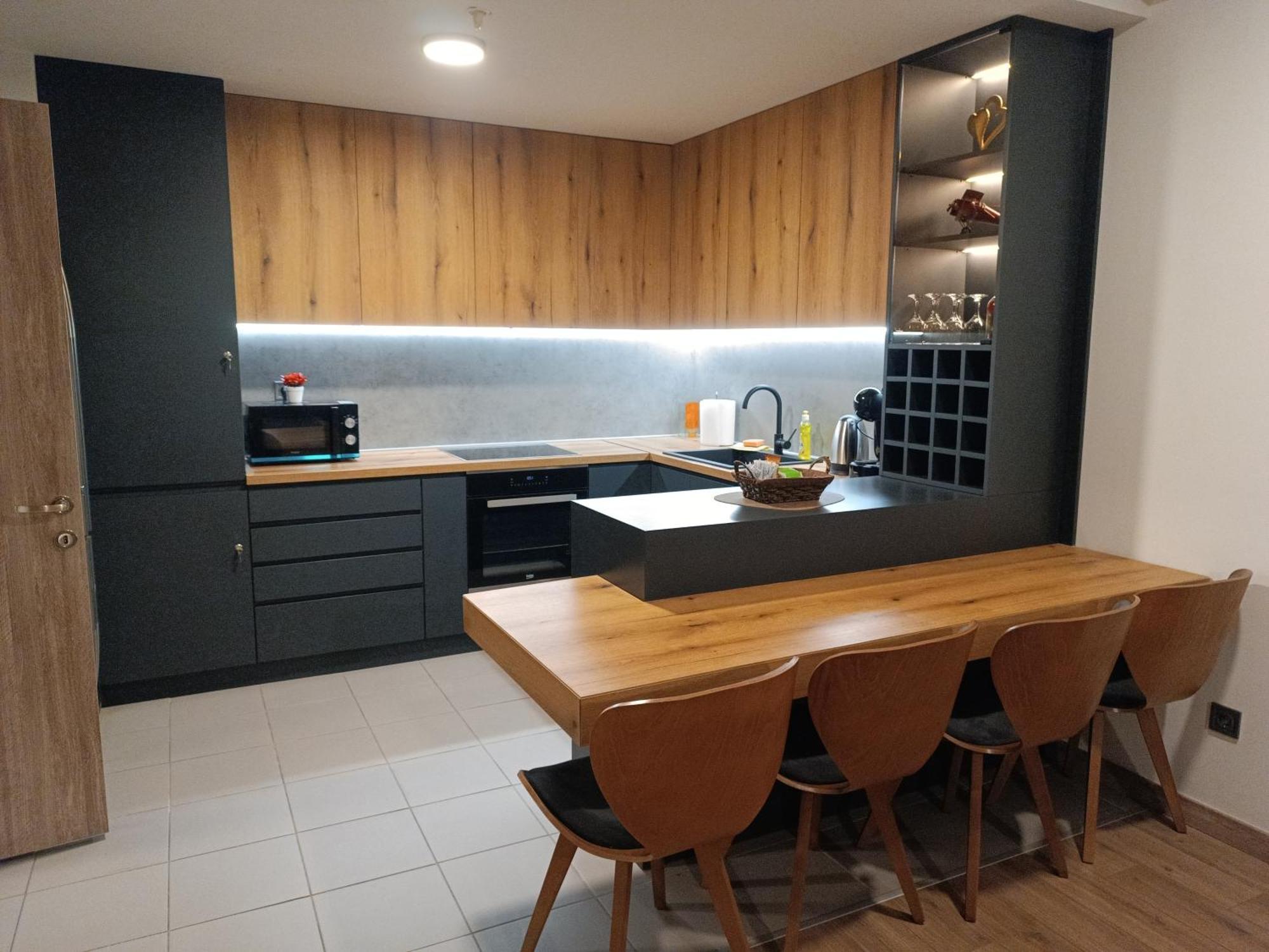 18Th & 16H Floor Secure Luxury Condos With Pool & Fitness Included In Price Skopje Zewnętrze zdjęcie